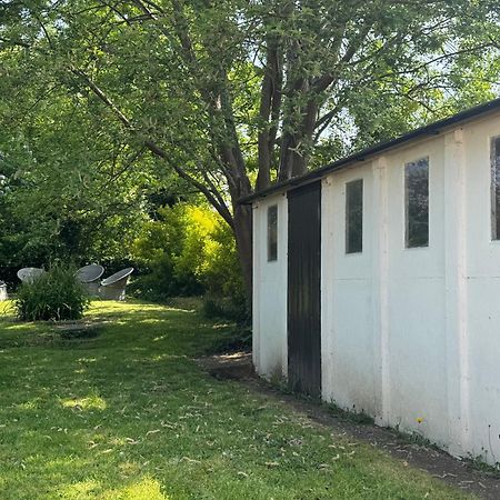 Surbiton Home With Free Parkings, Surbiton, Kingston Upon Thames, Surrey, Greater London Uk 외부 사진