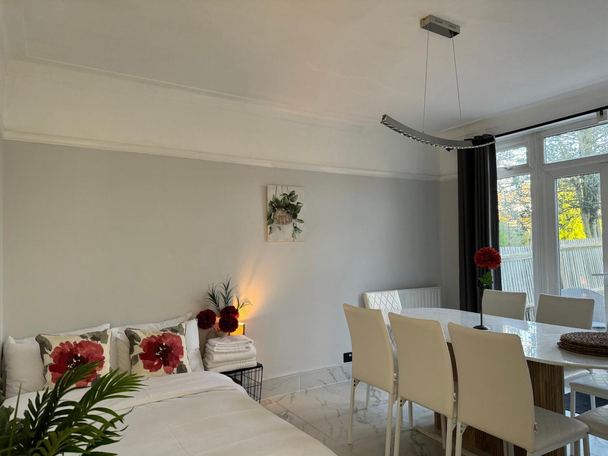 Surbiton Home With Free Parkings, Surbiton, Kingston Upon Thames, Surrey, Greater London Uk 외부 사진