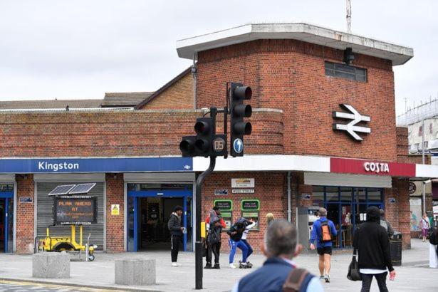 Surbiton Home With Free Parkings, Surbiton, Kingston Upon Thames, Surrey, Greater London Uk 외부 사진