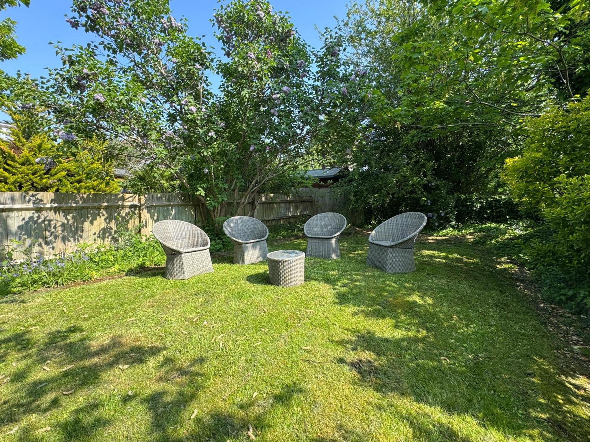 Surbiton Home With Free Parkings, Surbiton, Kingston Upon Thames, Surrey, Greater London Uk 외부 사진